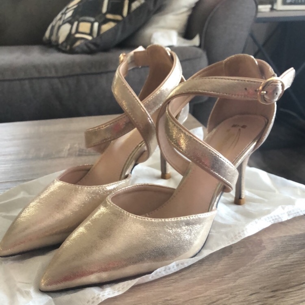 Shoes 2.95 inch heel , ordered incorrect size.